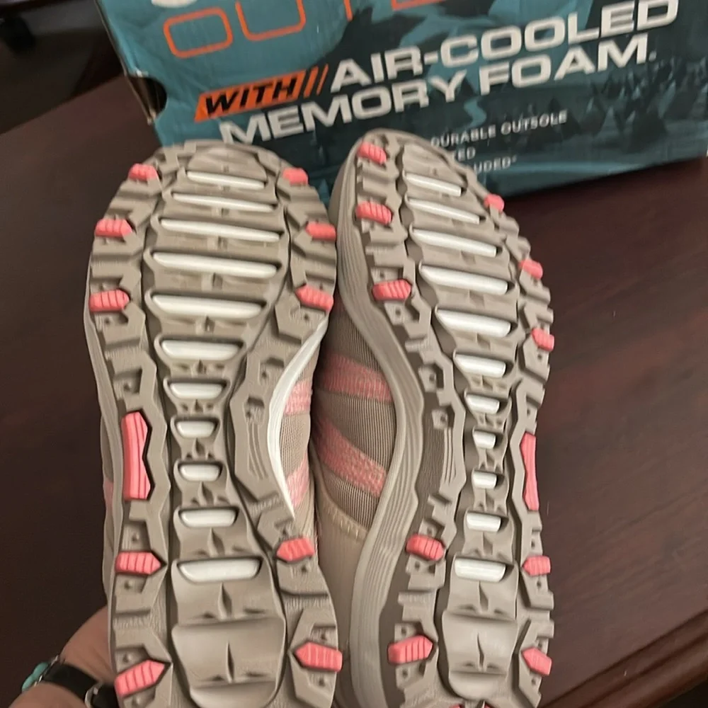 Skechers air cooled memory foam NEW IN BOX - Picture 3 of 5